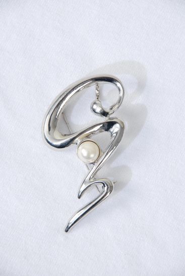 Brooch Art Look Pearl / 12 pcs = Dozen  Size - 2.5" x 1.75" Wide , Come w Gift Box