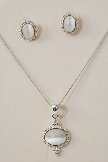 Necklace Sets Snake chain Oval Cat-eye Pendant White/Sets **White** Pendant Size-1"x 1.25" Wide,24" Long Chain,Display & Opp bag & UPC Code,