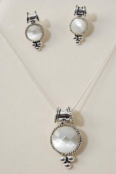 Necklace Sets Snake chain Round Cat-eye Pendant / Sets Pendant Size-2"x 1" Wide , 20" Chain , Display Card & Opp Bag & UPC Code , Choose finishes